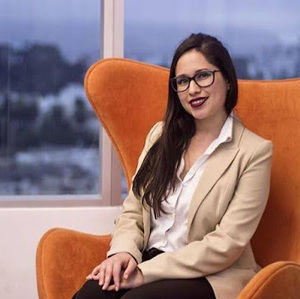 Meet your Posher, Alejandra